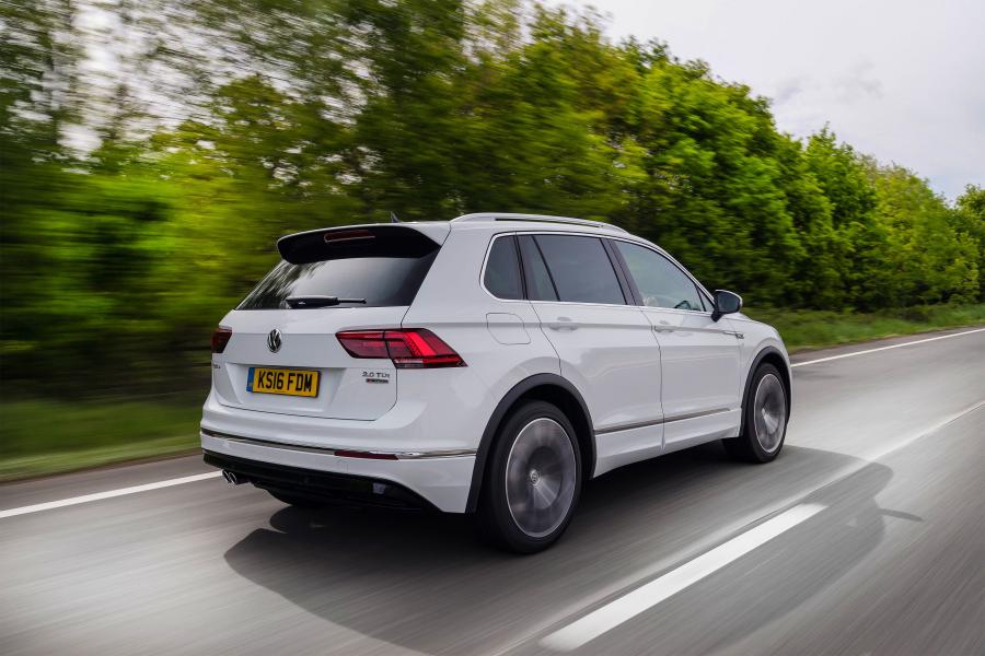  Volkswagen Tiguan R-Line 2016 года  (UK) (фото 24 из 30)